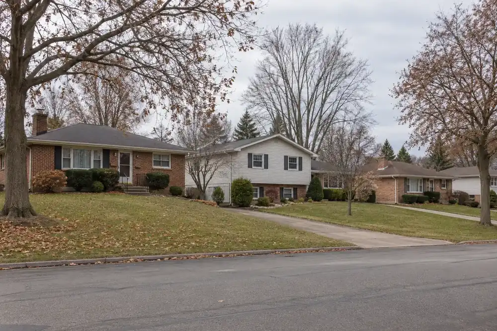 Illustration of a typical residential street in the New Franklin, OH area